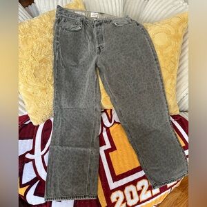 Universal Thread Women’s Mid Rise 90’s Baggy Leopard Jeans